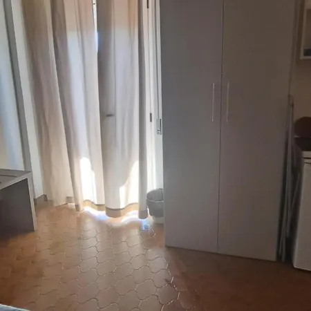 Il Quadrato לינה וארוחת בוקר מרינה די סקבוניאה